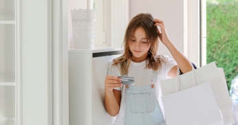 Here’s why you should give your teenager a credit card