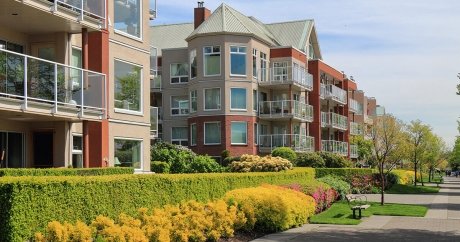 CMHC deems housing market at strong risk for correction