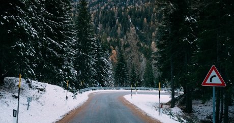 Here are 5 things you need to do to avoid a car accident this winter